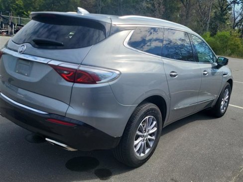 Used 2024 Buick Enclave Premium image 6