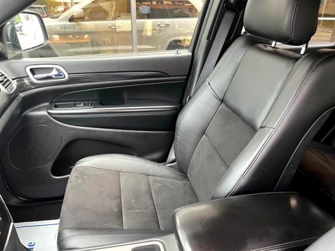 Used 2021 Jeep Grand Cherokee Laredo X image 12