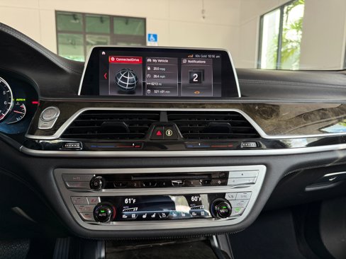 Used 2019 BMW 750i w/ Executive Package image 40