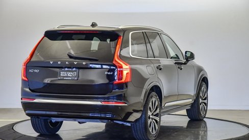 Certified 2025 Volvo XC90 B6 Plus image 5
