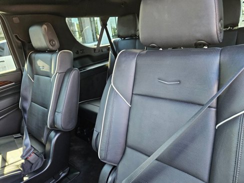Used 2023 Cadillac Escalade ESV Premium Luxury image 15