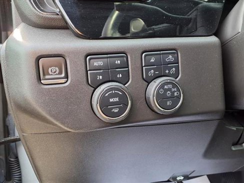 Used 2023 Chevrolet Silverado 1500 ZR2 image 16
