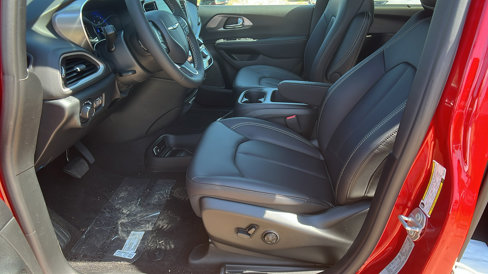 New 2026 Chrysler Voyager LX image 17