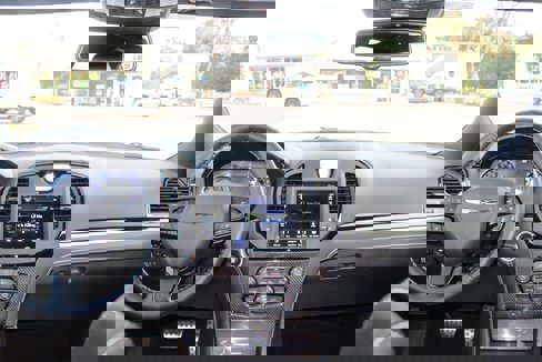 Used 2023 Chrysler 300 C image 27