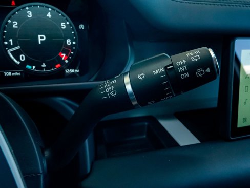 New 2024 Land Rover Defender 90 X-Dynamic SE image 14