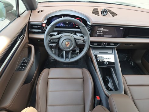 New 2025 Porsche Macan 4S Electric image 15