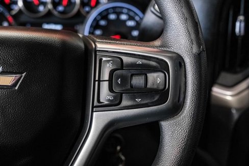 Used 2023 Chevrolet Silverado 2500 Custom w/ Custom Value Package image 18