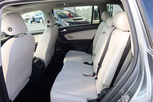 Used 2018 Volkswagen Tiguan SE image 17