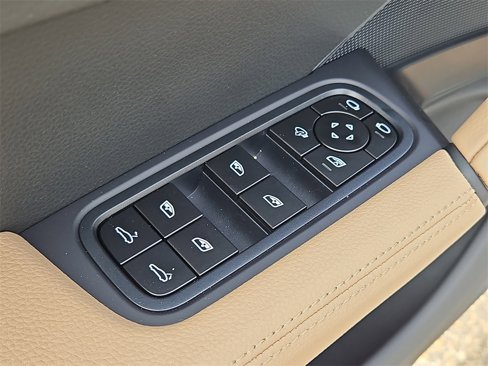 New 2026 Porsche Cayenne image 25