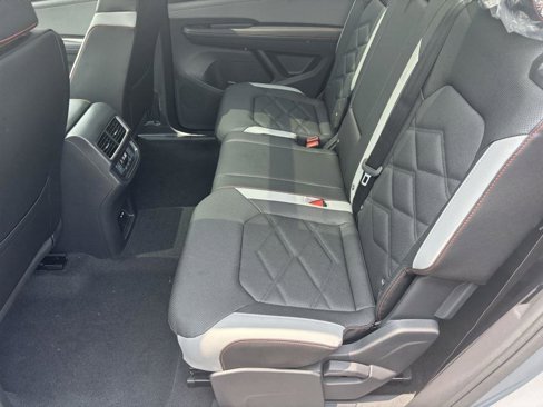 New 2025 Volkswagen Atlas Peak Edition SE image 12