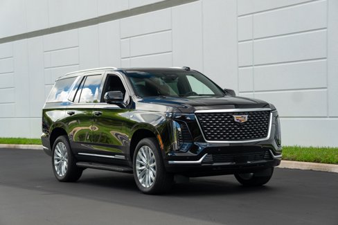 Used 2025 Cadillac Escalade Luxury w/ LPO, Floor Liner Package image 2