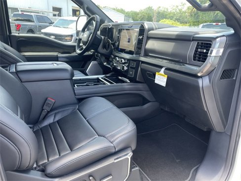 New 2025 Ford F250 Platinum image 11
