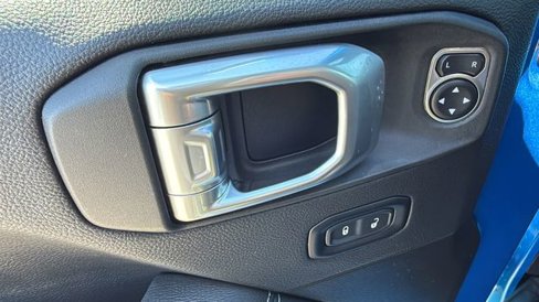 Used 2022 Jeep Wrangler Unlimited Sahara image 22