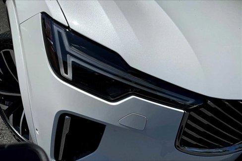 New 2026 Volvo XC90 B6 Plus w/ Protection Package Premier image 15