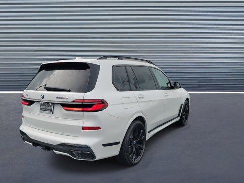 New 2026 BMW X7 M60i image 3