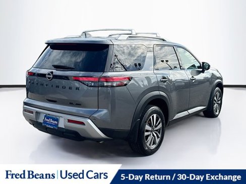 Used 2024 Nissan Pathfinder SL w/ Black Appearance Package image 7