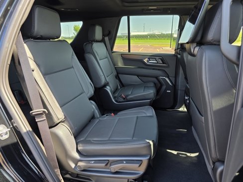 New 2025 GMC Yukon Denali w/ Denali Reserve Package image 24