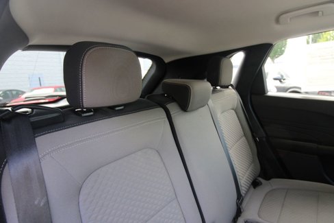 Used 2021 Ford Escape SE image 24