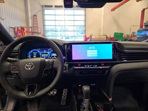 Used 2025 Toyota Camry XSE image 60
