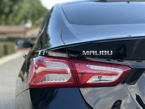 Used 2020 Chevrolet Malibu LT image 30