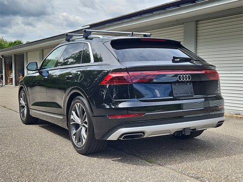 Used 2024 Audi Q8 Prestige image 3