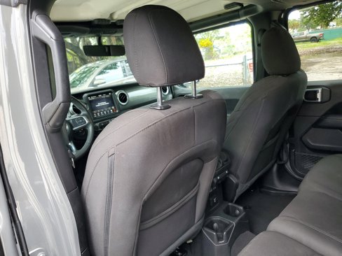 Used 2023 Jeep Wrangler Sahara image 10