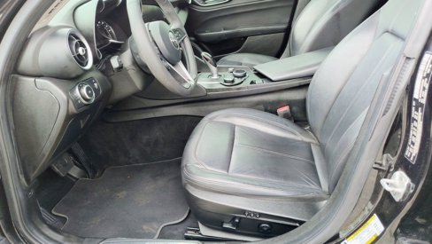 Used 2017 Alfa Romeo Giulia image 9