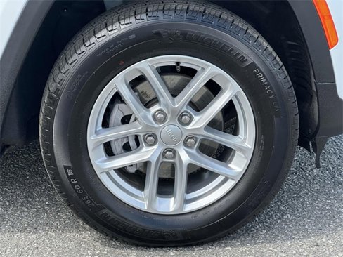 Used 2024 Jeep Grand Cherokee Laredo X w/ Luxury Tech Group I image 9
