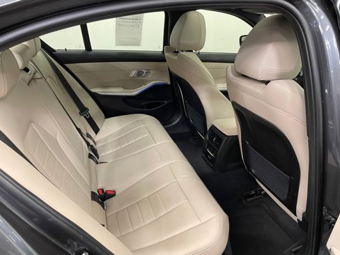 Used 2022 BMW 330i xDrive Sedan w/ Premium Package image 14