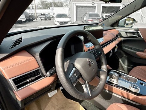 New 2025 Mitsubishi Outlander SEL image 9