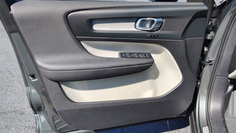 New 2026 Volvo XC40 B5 Plus w/ Climate Package image 8