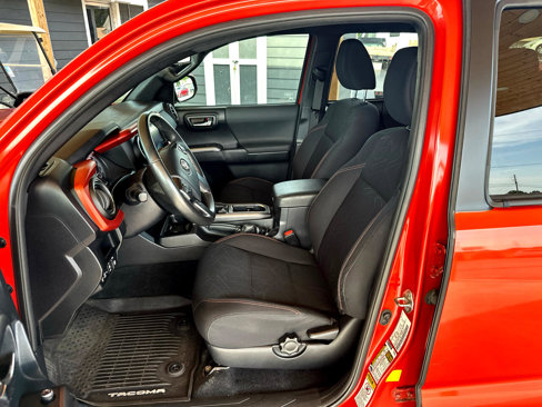 Used 2017 Toyota Tacoma TRD Off-Road image 39