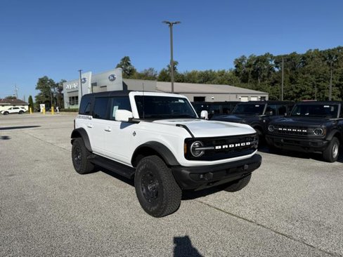 New 2025 Ford Bronco Outer Banks image 9
