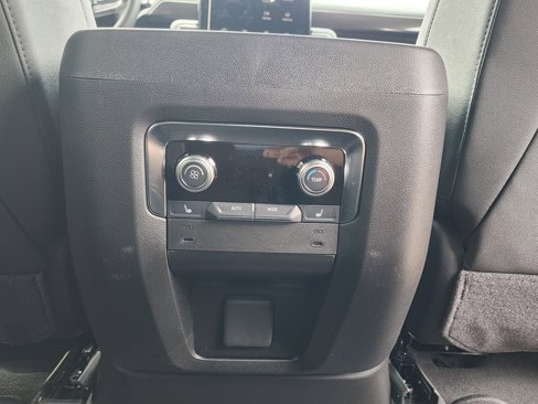 New 2026 GMC Yukon Elevation image 50