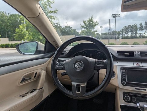 Used 2010 Volkswagen CC Luxury image 21