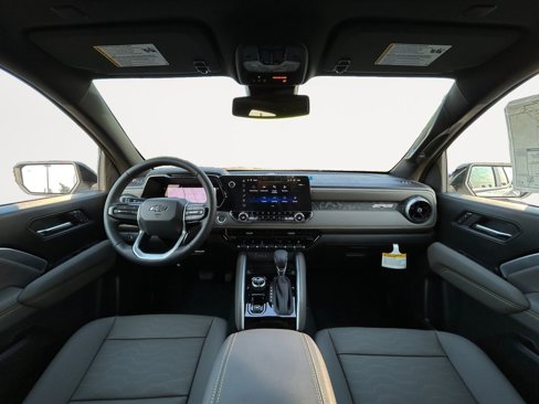 New 2026 Chevrolet Colorado ZR2 w/ Technology Package image 13