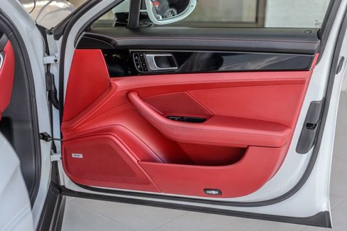 Used 2020 Porsche Panamera image 52