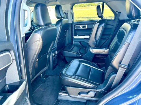 Used 2021 Ford Explorer XLT w/ Equipment Group 202A image 17