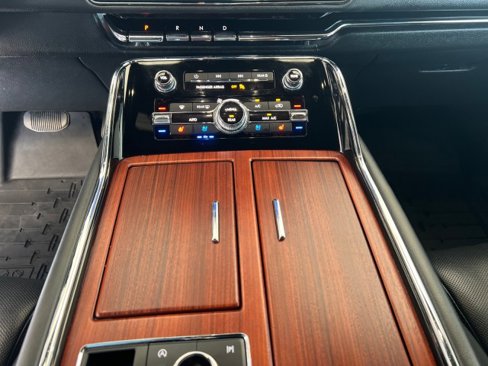 Used 2022 Lincoln Navigator L Reserve image 24