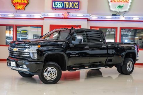 Used 2022 Chevrolet Silverado 3500 High Country w/ Safety Package II image 2