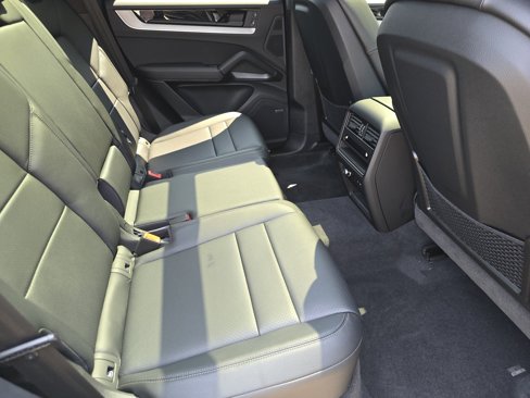 New 2025 Porsche Cayenne image 13