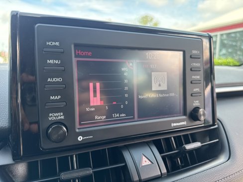 Used 2022 Toyota RAV4 XLE image 19