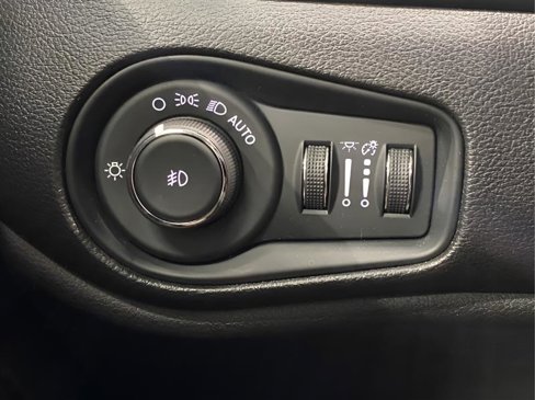 Used 2019 Jeep Renegade Altitude w/ Quick Order Package 2XM image 15