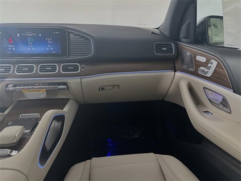 New 2026 Mercedes-Benz GLS 580 4MATIC image 24