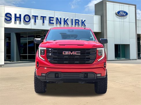 Used 2025 GMC Sierra 1500 Elevation image 2
