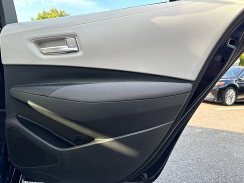Used 2020 Toyota Corolla LE image 30