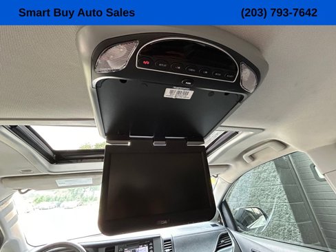Used 2019 Toyota Sienna SE image 24
