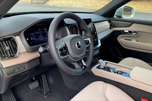 New 2026 Volvo XC90 T8 Plus image 8