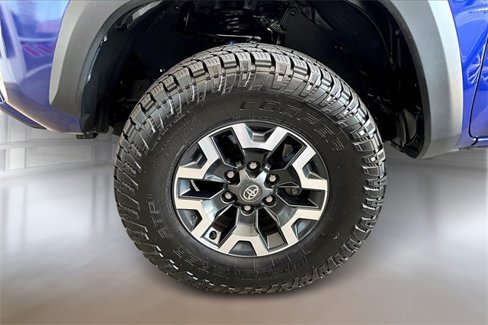 Used 2022 Toyota Tacoma TRD Off-Road image 8