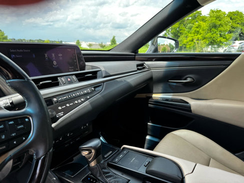 Used 2019 Lexus ES 350 image 11